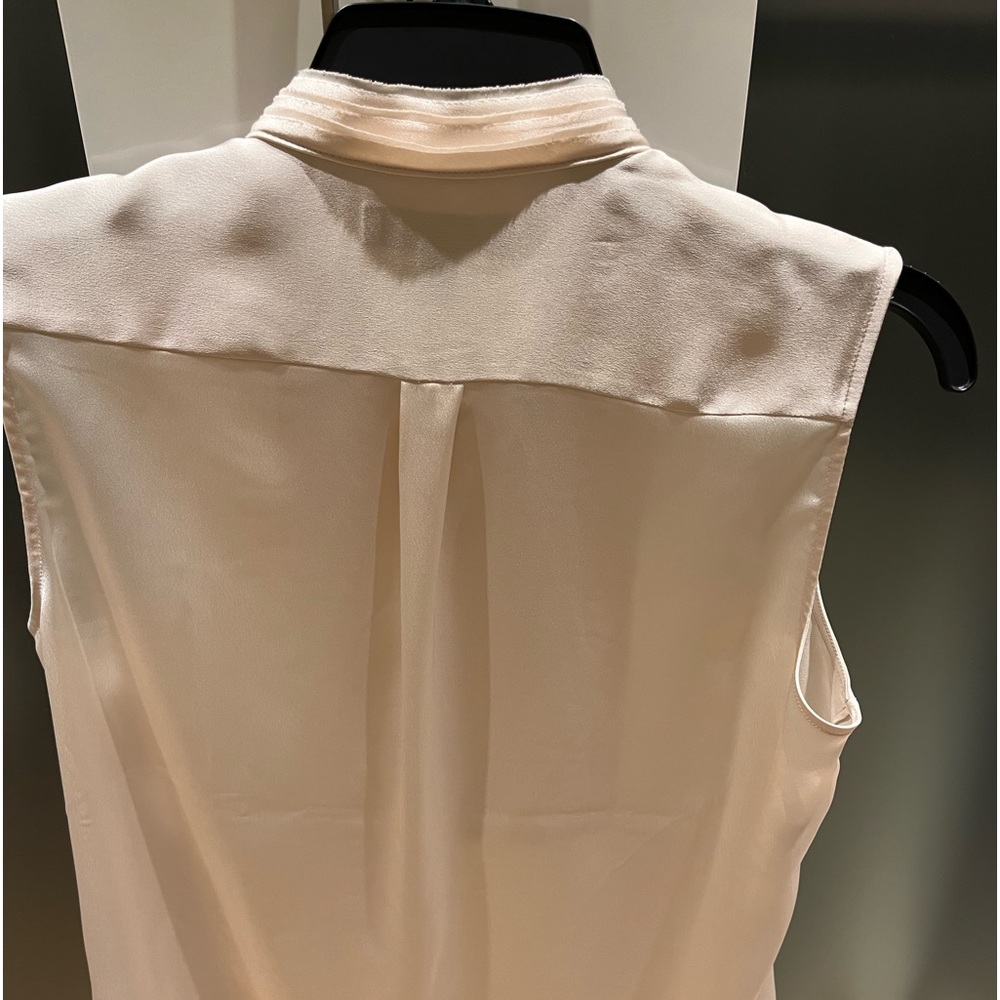 Sleeveless top